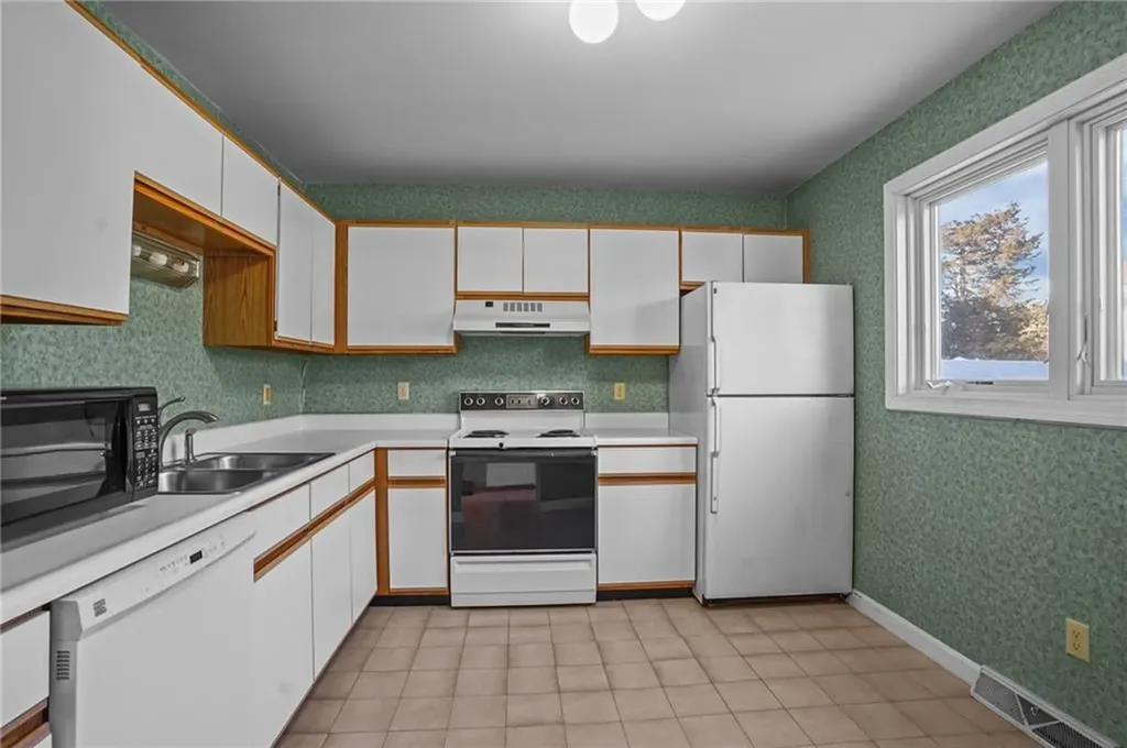 1029 Boston Neck Road Narragansett RI 02882