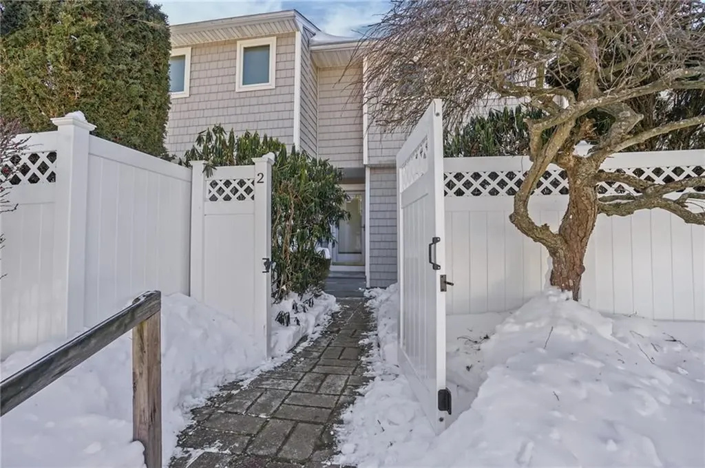 1029 Boston Neck Road Narragansett RI 02882