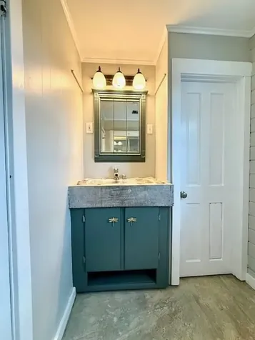 326 Fish Road Tiverton RI 02878