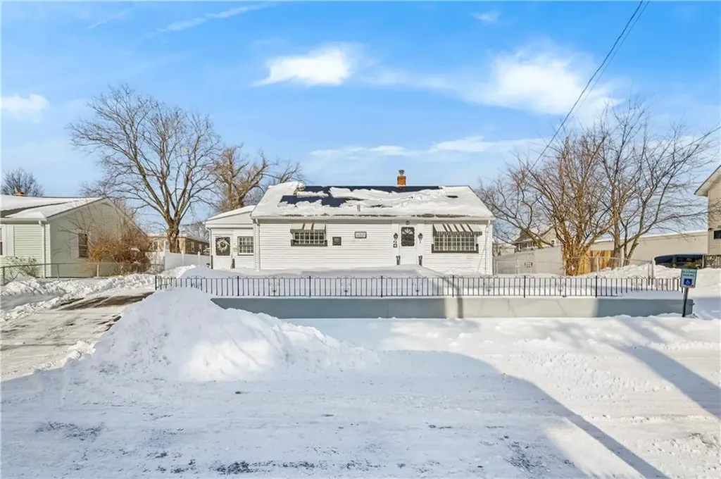 53 Samuel Avenue Pawtucket RI 02860