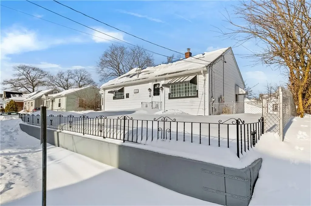 53 Samuel Avenue Pawtucket RI 02860
