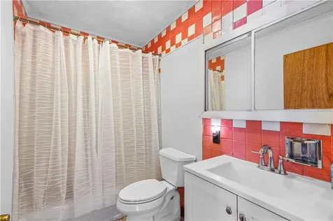 53 Samuel Avenue Pawtucket RI 02860