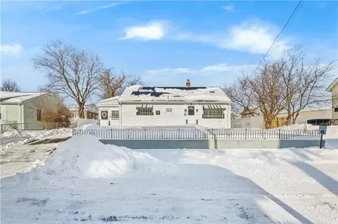 53 Samuel Avenue Pawtucket RI 02860