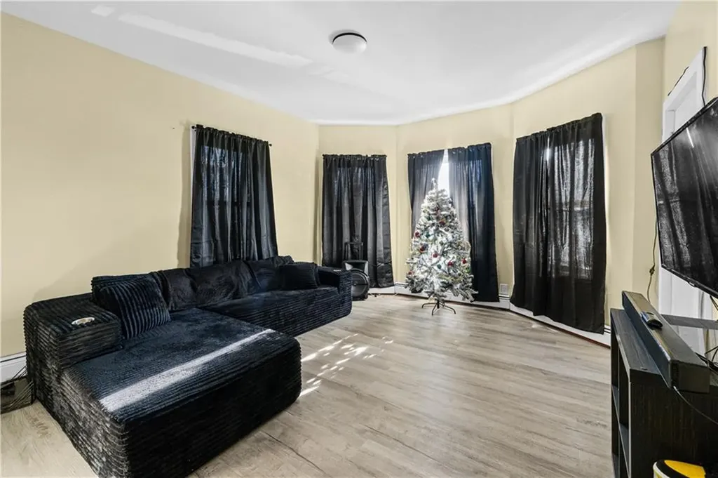 61 Stanwood Street Providence RI 02907