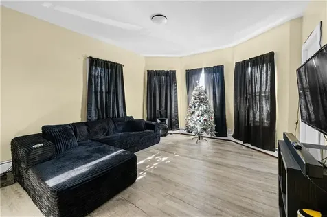 61 Stanwood Street Providence RI 02907
