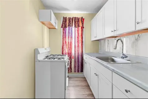 61 Stanwood Street Providence RI 02907