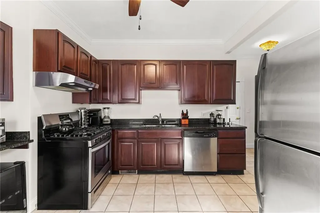 202 Rochambeau Avenue Providence RI 02906