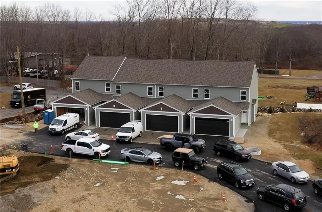 8 Trinity Way Johnston RI 02919