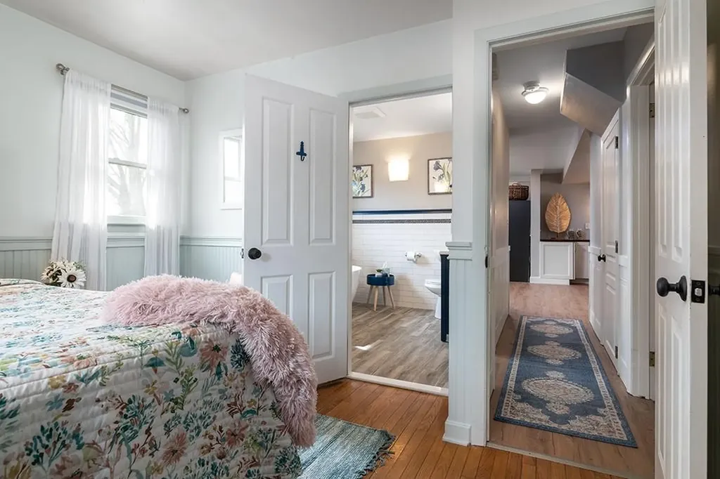 28 Palm Beach Avenue Narragansett RI 02882