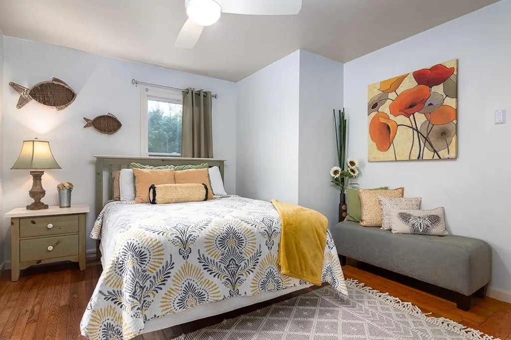 28 Palm Beach Avenue Narragansett RI 02882