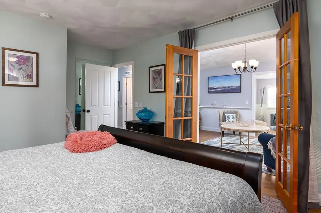 28 Palm Beach Avenue Narragansett RI 02882