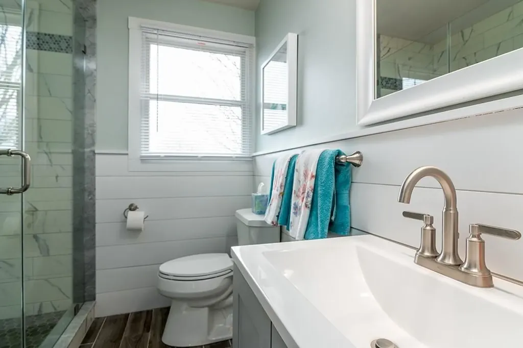 28 Palm Beach Avenue Narragansett RI 02882