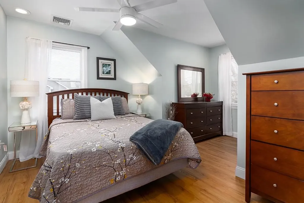 28 Palm Beach Avenue Narragansett RI 02882