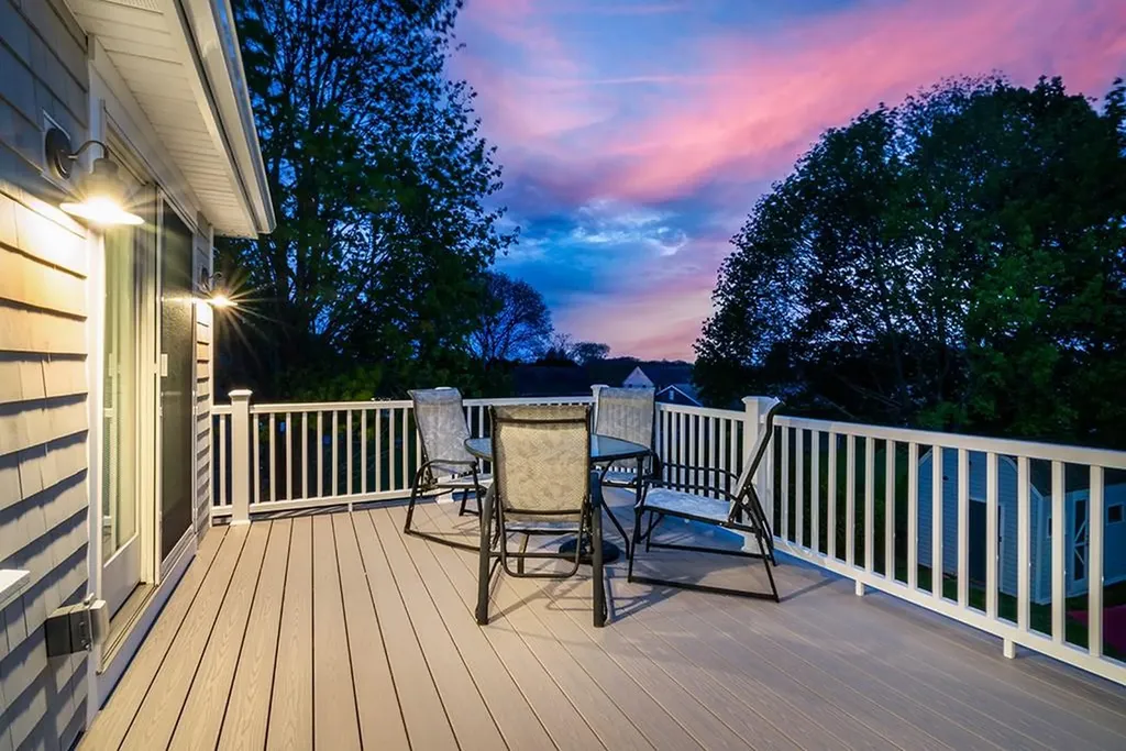 28 Palm Beach Avenue Narragansett RI 02882