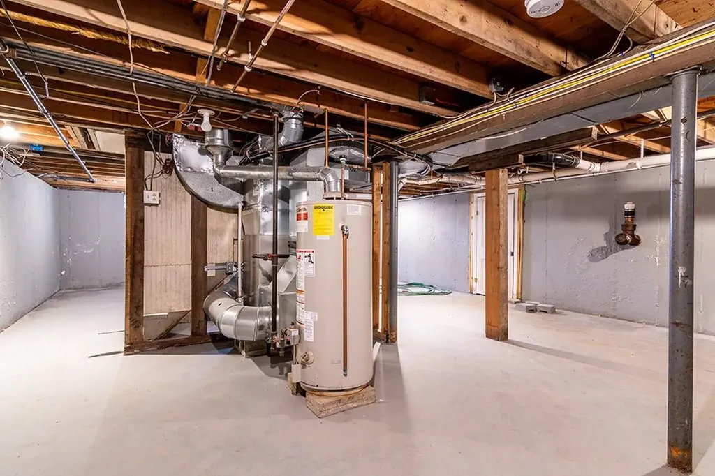 28 Palm Beach Avenue Narragansett RI 02882