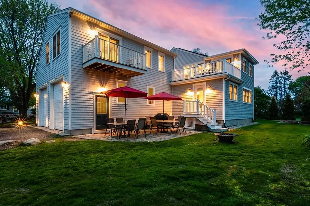 28 Palm Beach Avenue Narragansett RI 02882