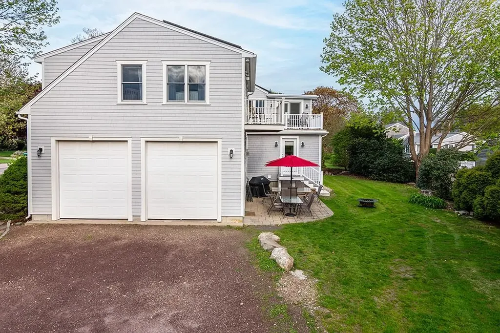 28 Palm Beach Avenue Narragansett RI 02882