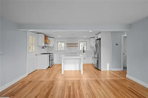 123 S Pierce Road East Greenwich RI 02818