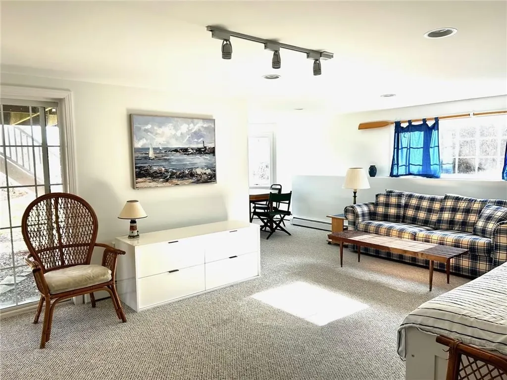 123 Border Avenue South Kingstown RI 02879