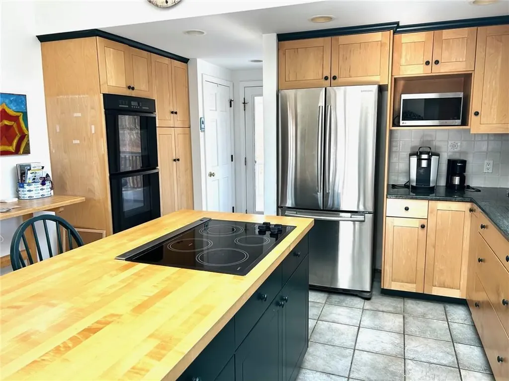 123 Border Avenue South Kingstown RI 02879