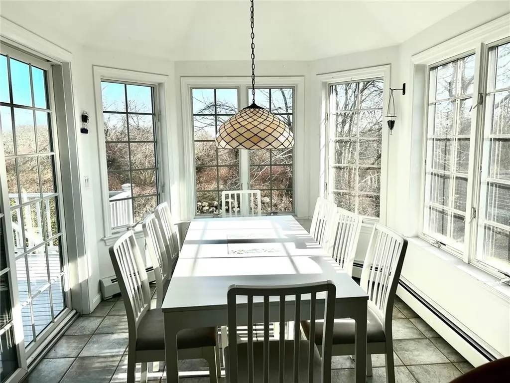 123 Border Avenue South Kingstown RI 02879