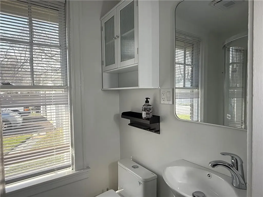 821 Post Road Warwick RI 02888