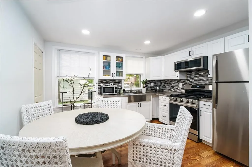 821 Post Road Warwick RI 02888
