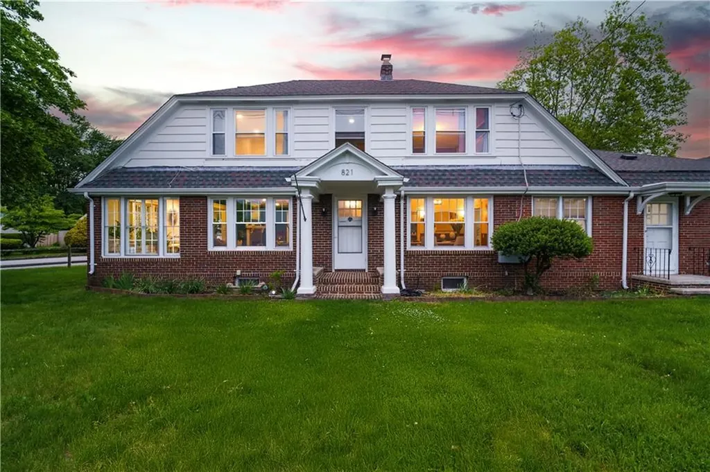 821 Post Road Warwick RI 02888