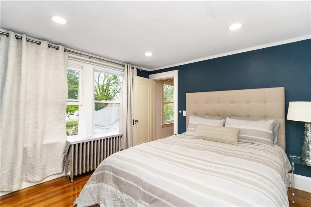 821 Post Road Warwick RI 02888