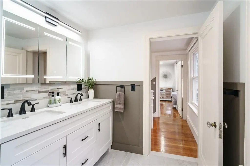 821 Post Road Warwick RI 02888