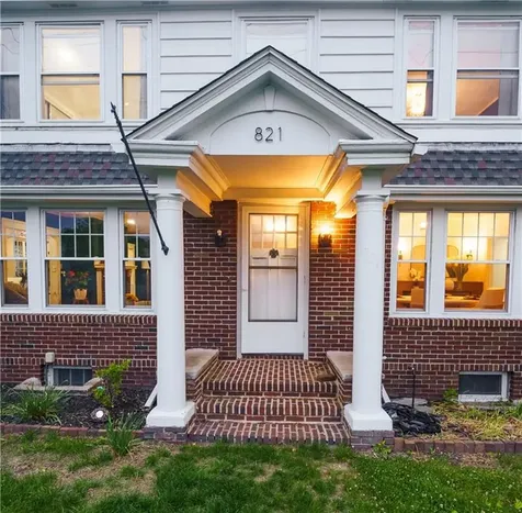 821 Post Road Warwick RI 02888