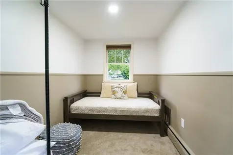 821 Post Road Warwick RI 02888