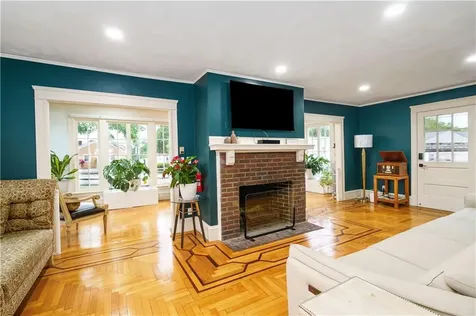 821 Post Road Warwick RI 02888