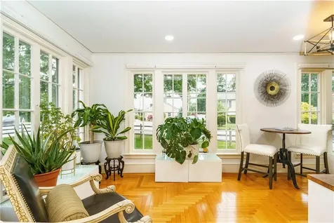 821 Post Road Warwick RI 02888