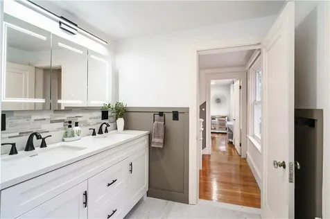 821 Post Road Warwick RI 02888