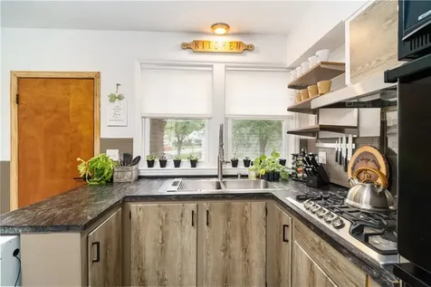 821 Post Road Warwick RI 02888