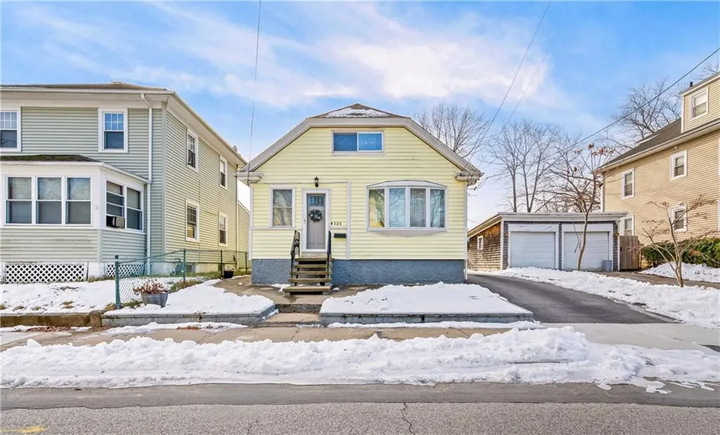 220 Bay View Avenue Cranston RI 02905