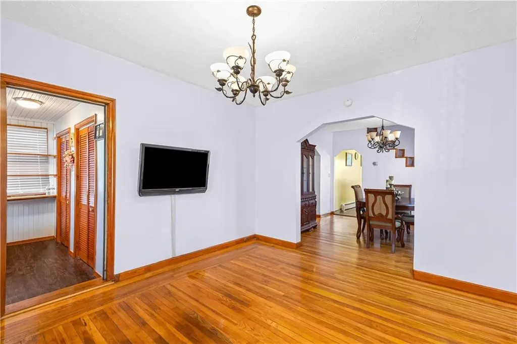 220 Bay View Avenue Cranston RI 02905