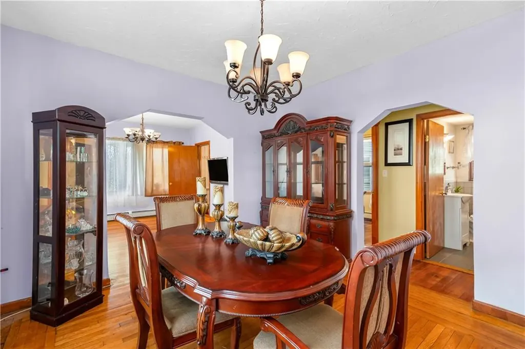 220 Bay View Avenue Cranston RI 02905