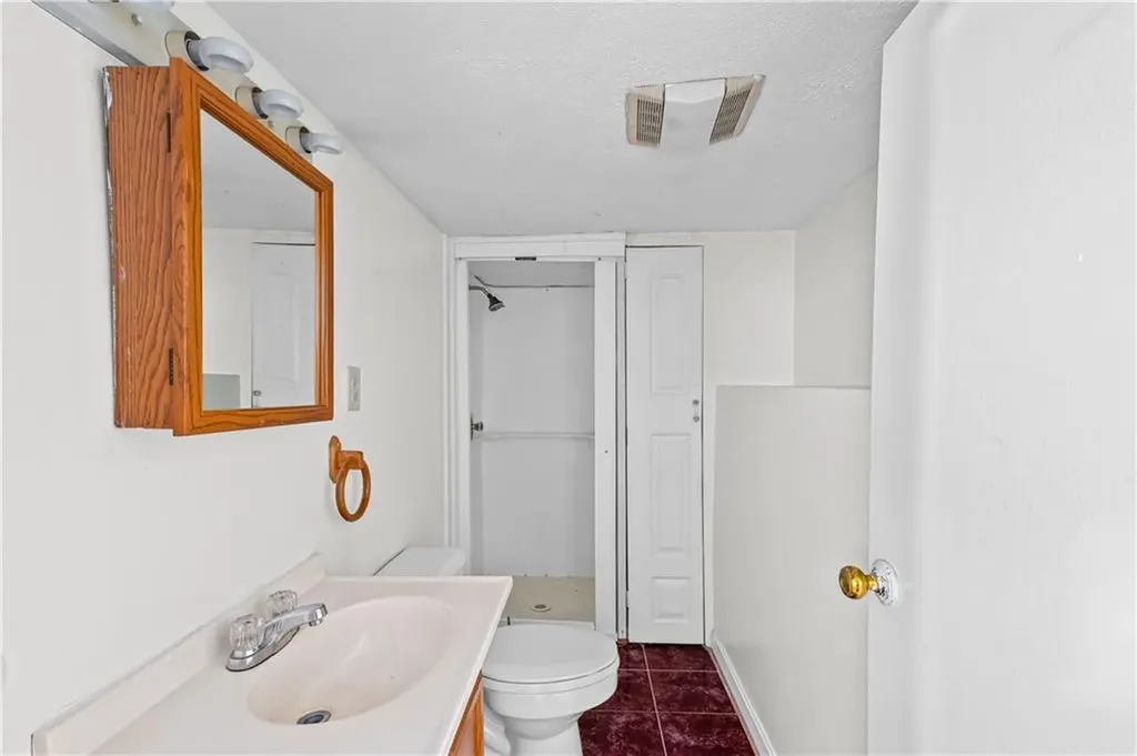 220 Bay View Avenue Cranston RI 02905