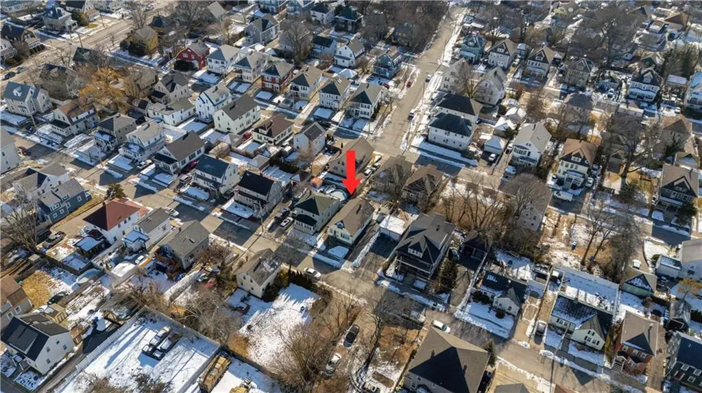 220 Bay View Avenue Cranston RI 02905