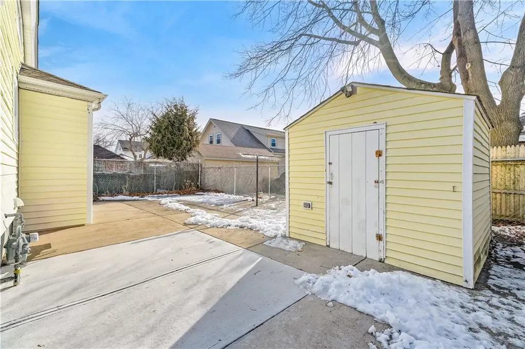 220 Bay View Avenue Cranston RI 02905