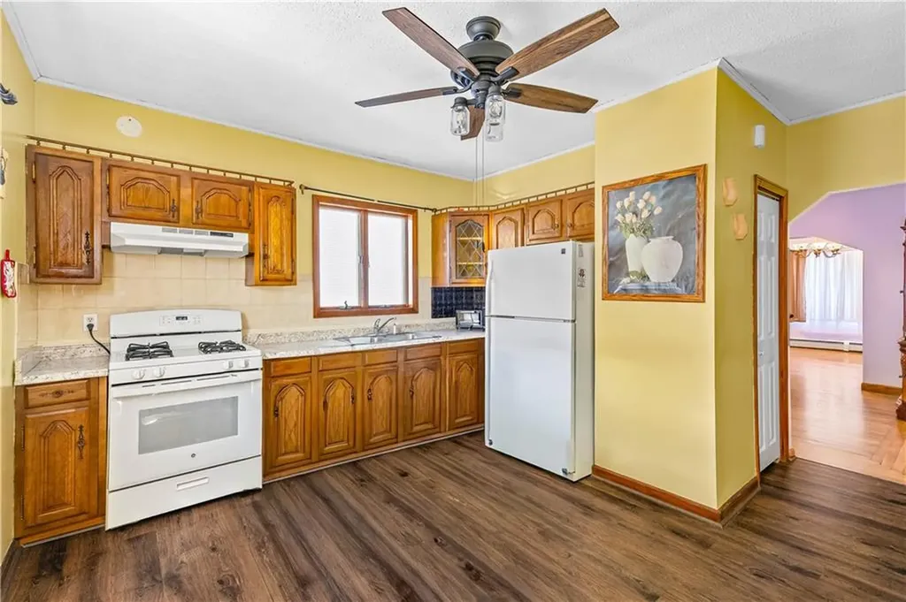 220 Bay View Avenue Cranston RI 02905