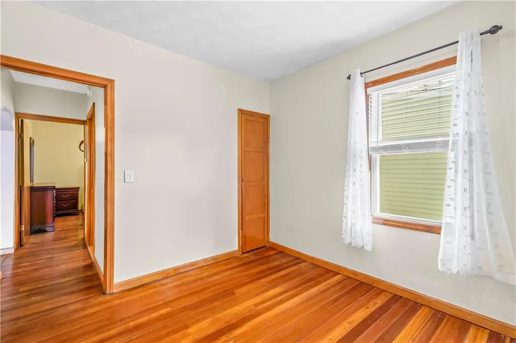 220 Bay View Avenue Cranston RI 02905