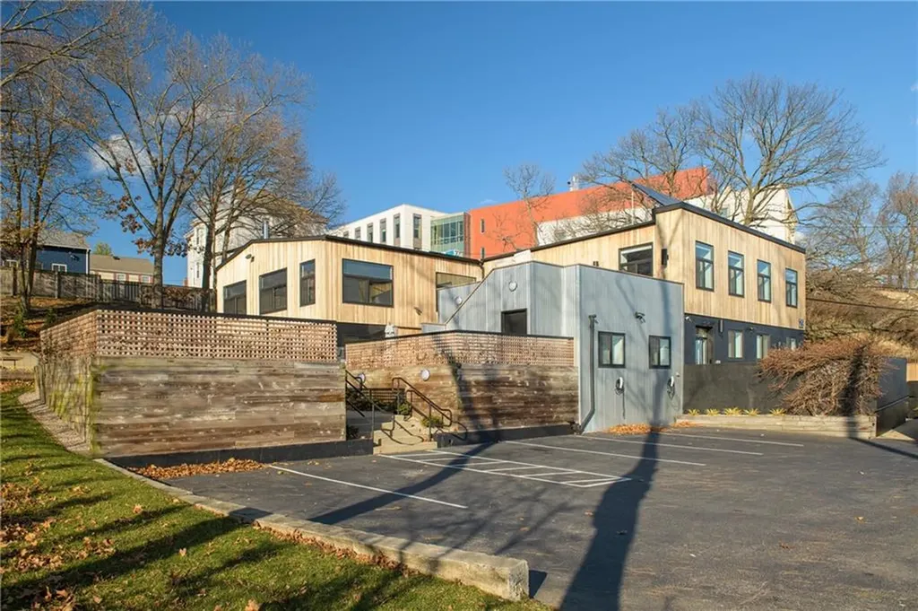28 Wolcott Street Providence RI 02908