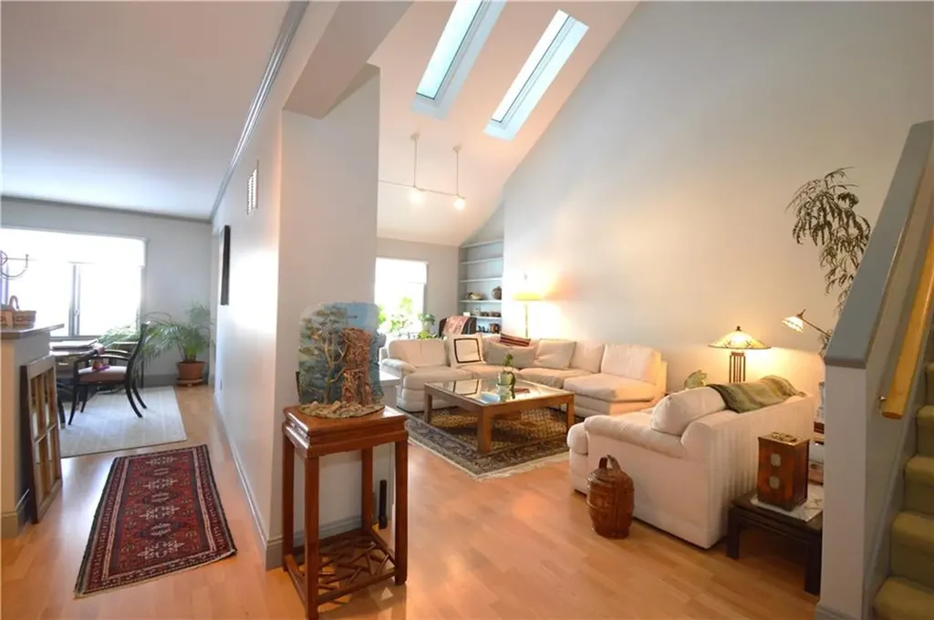 39 Bagy Wrinkle Cove Warren RI 02885