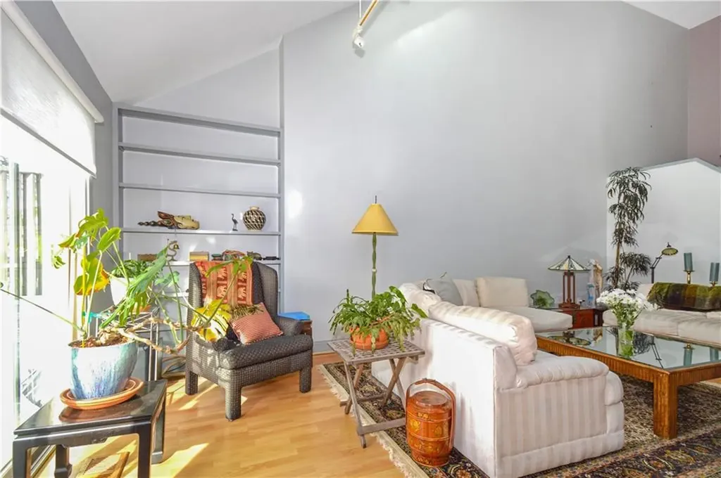 39 Bagy Wrinkle Cove Warren RI 02885