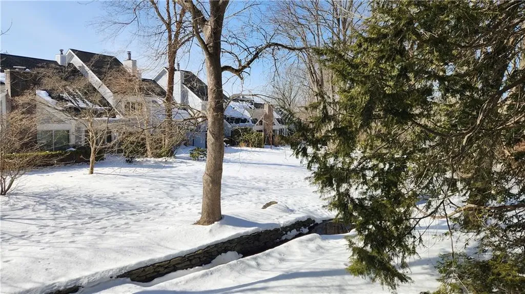 39 Bagy Wrinkle Cove Warren RI 02885