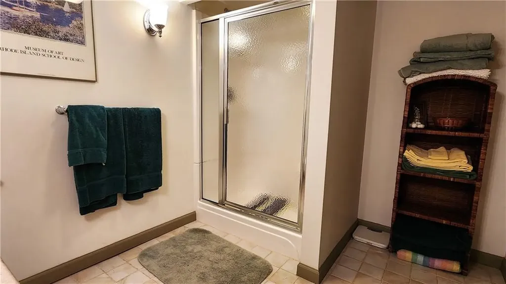 39 Bagy Wrinkle Cove Warren RI 02885