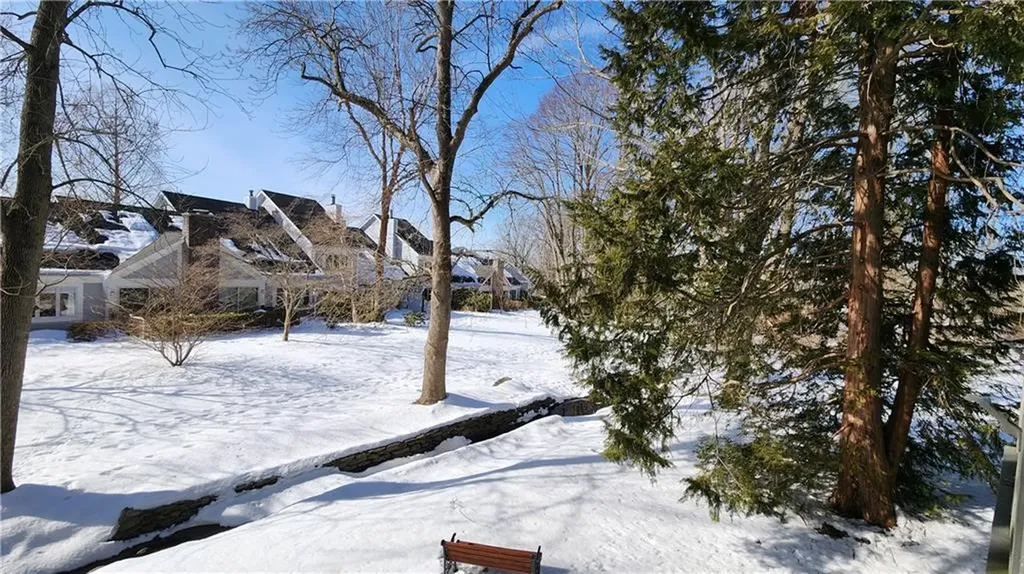 39 Bagy Wrinkle Cove Warren RI 02885